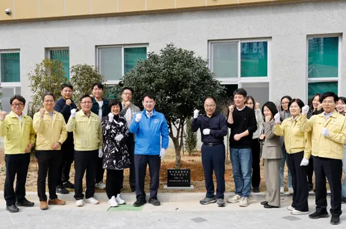 광주시교육청, 제81회 식목일 맞아 ‘참미르초’에 희망 심었다